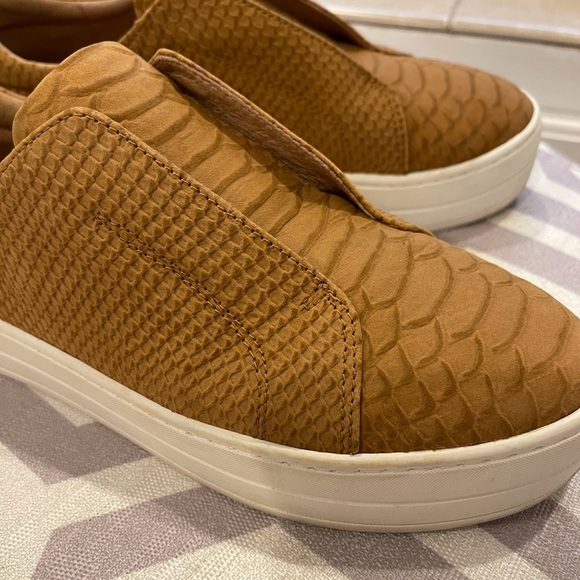 J Slides Heidi Tan Embossed Croc size 8 - Picture 5 of 12